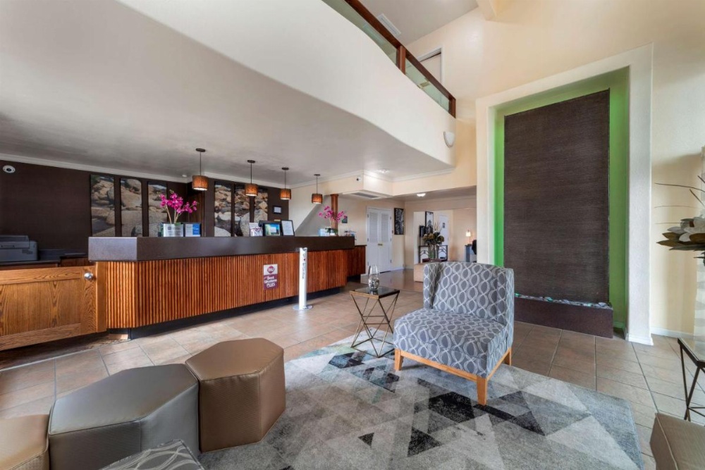 Best Western Plus Northwoods Inn Image 12