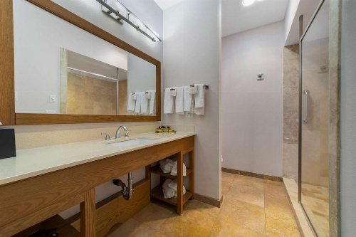 Best Western Plus Northwoods Inn image 13