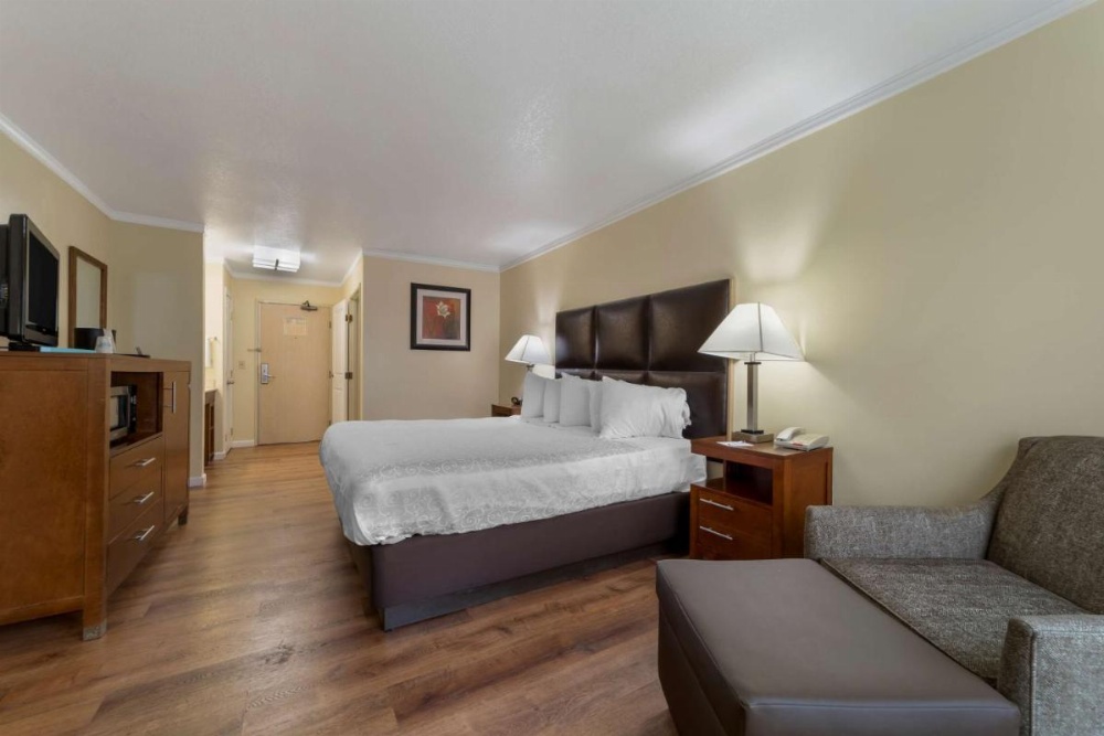 Best Western Plus Northwoods Inn Image 15