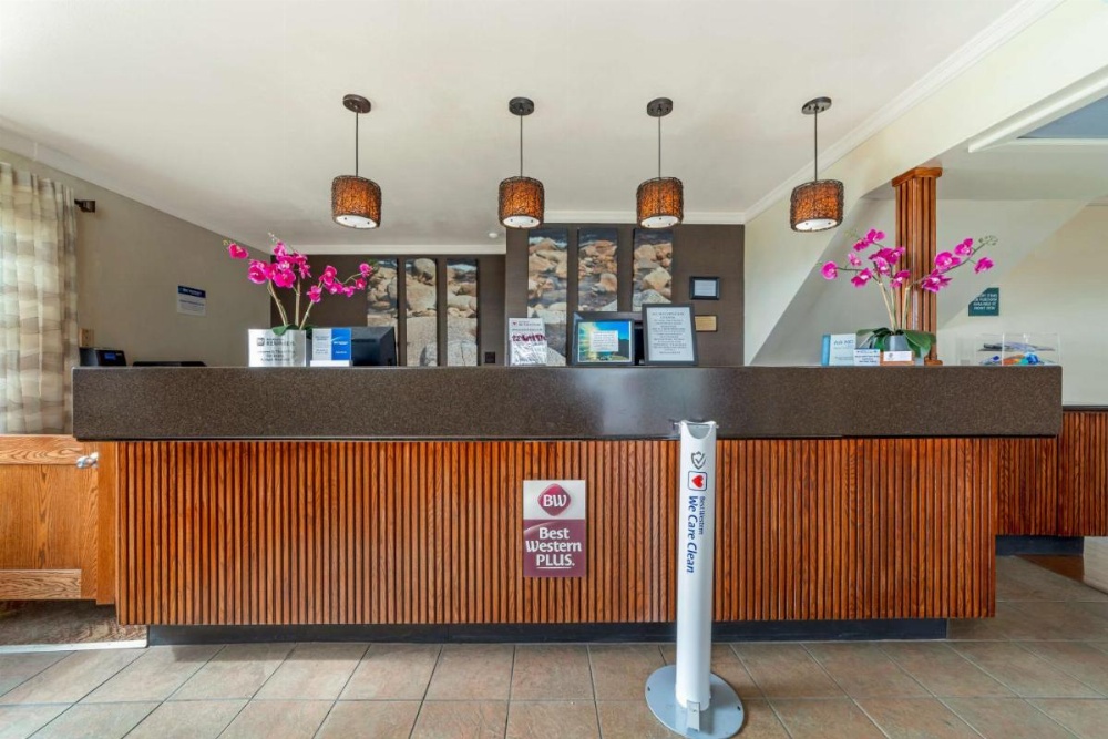 Best Western Plus Northwoods Inn Image 19