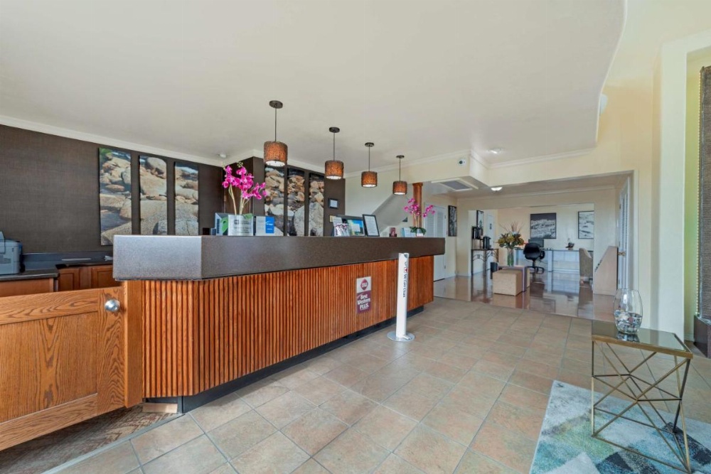 Best Western Plus Northwoods Inn Image 20