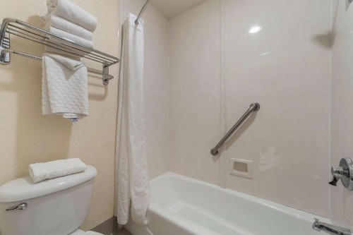 Best Western Plus Northwoods Inn image 25