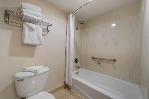 Best Western Plus Northwoods Inn image 32