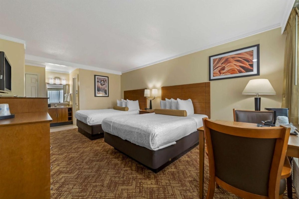 Best Western Plus Northwoods Inn Image 33