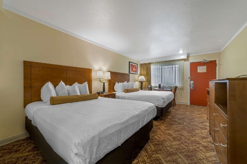 Best Western Plus Northwoods Inn image 35