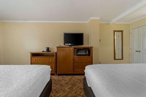 Best Western Plus Northwoods Inn image 36